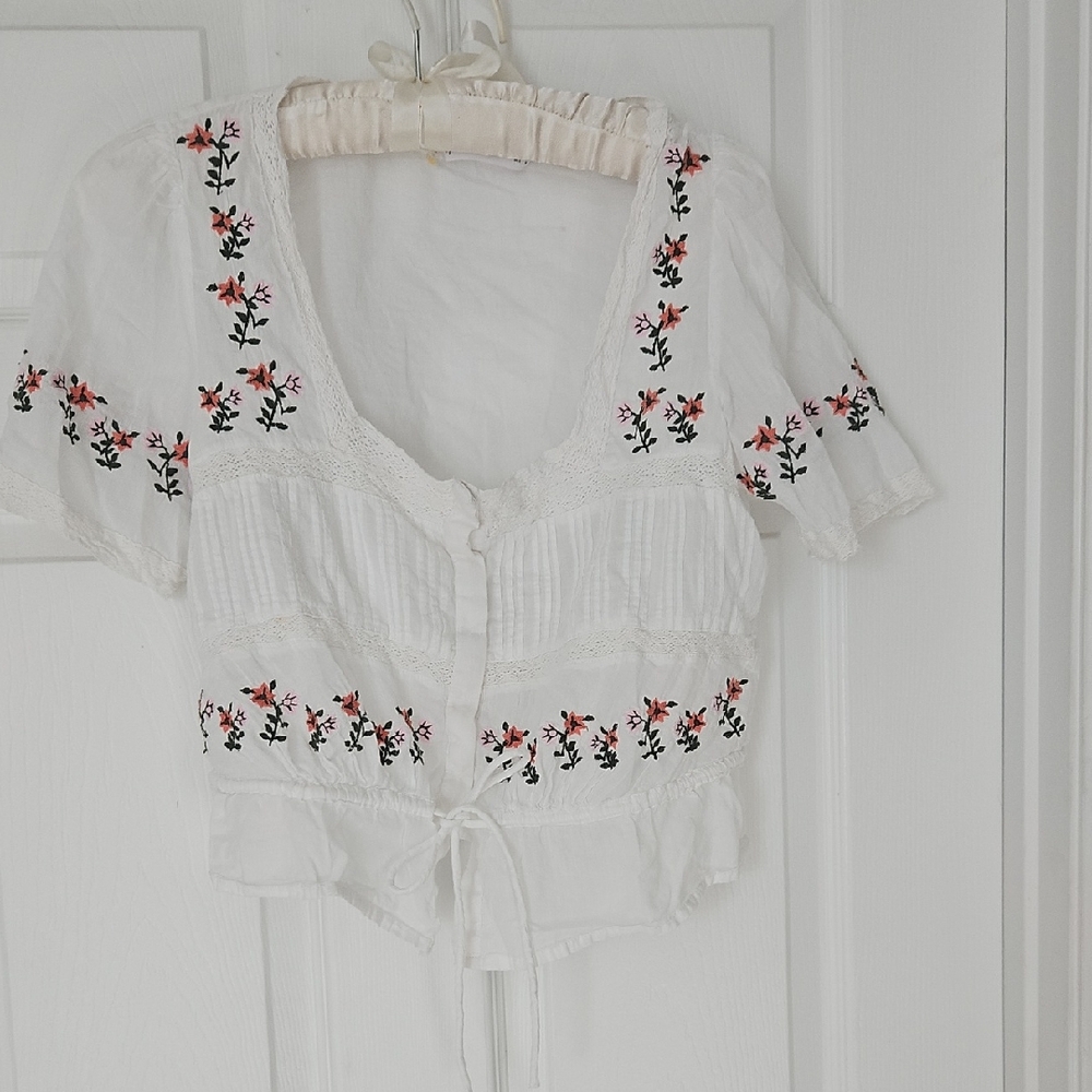 Mango MNG  White Blouse with Floral Embroidery Size 6